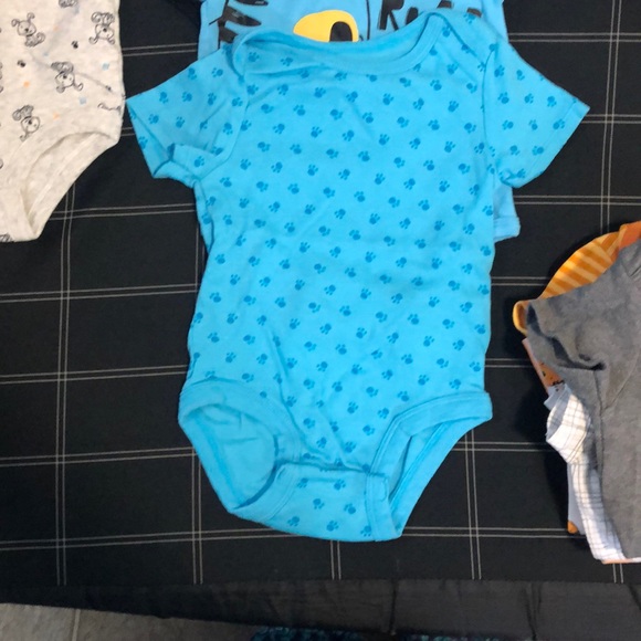 Set of 9 onesies - Picture 7 of 10